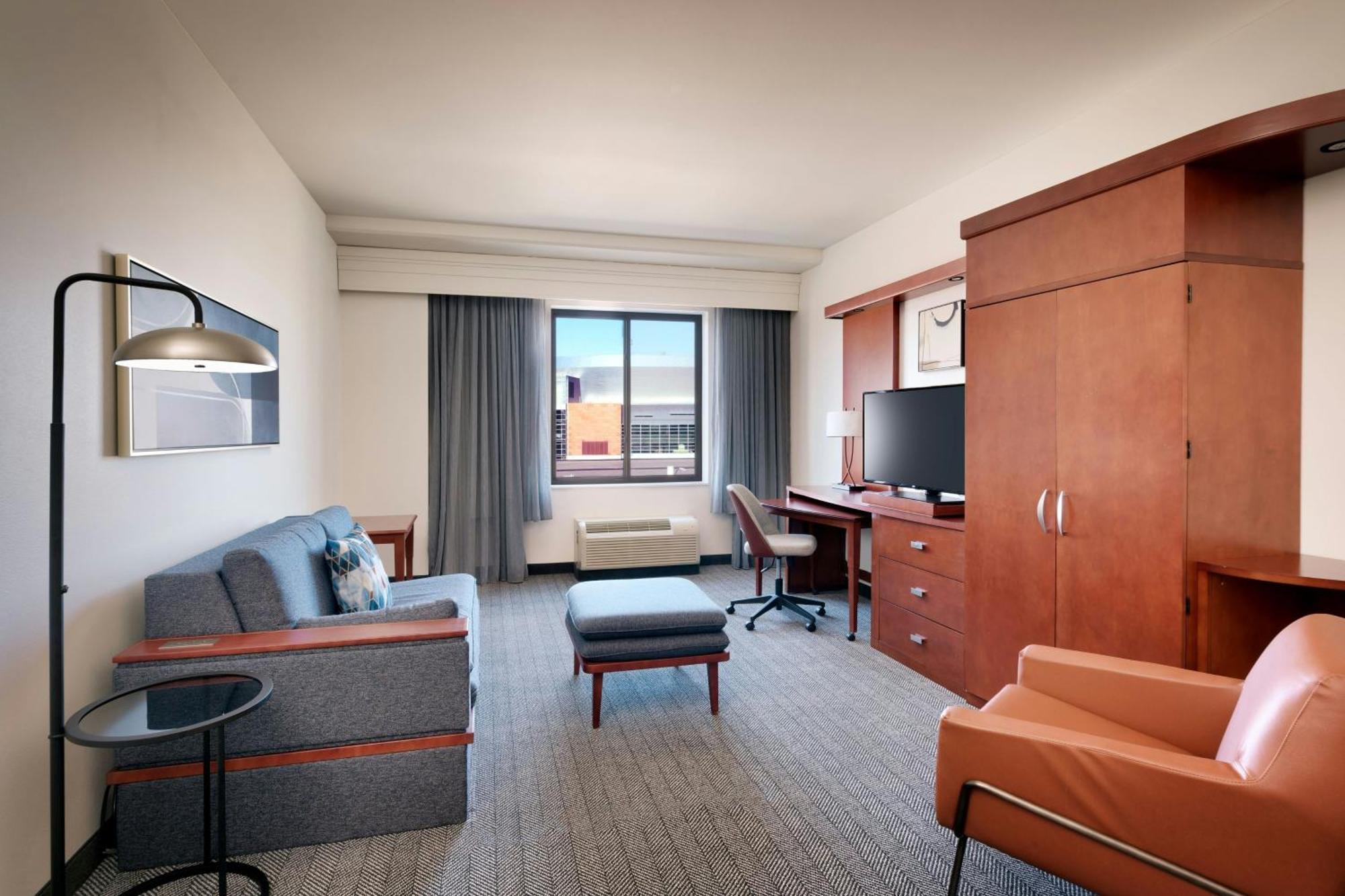 Courtyard Downtown Hotel Lincoln