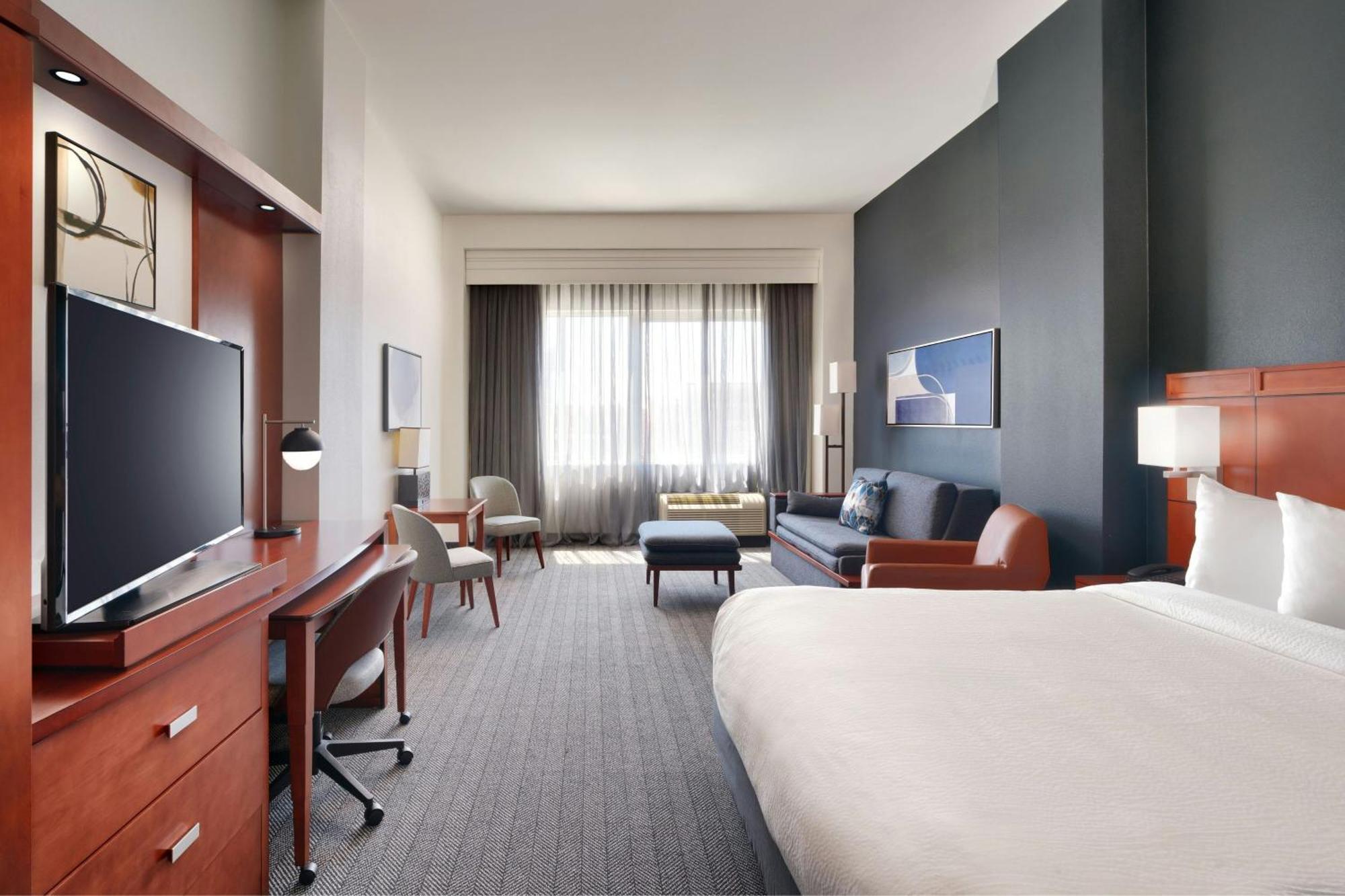 Hotel Courtyard Downtown 3*
