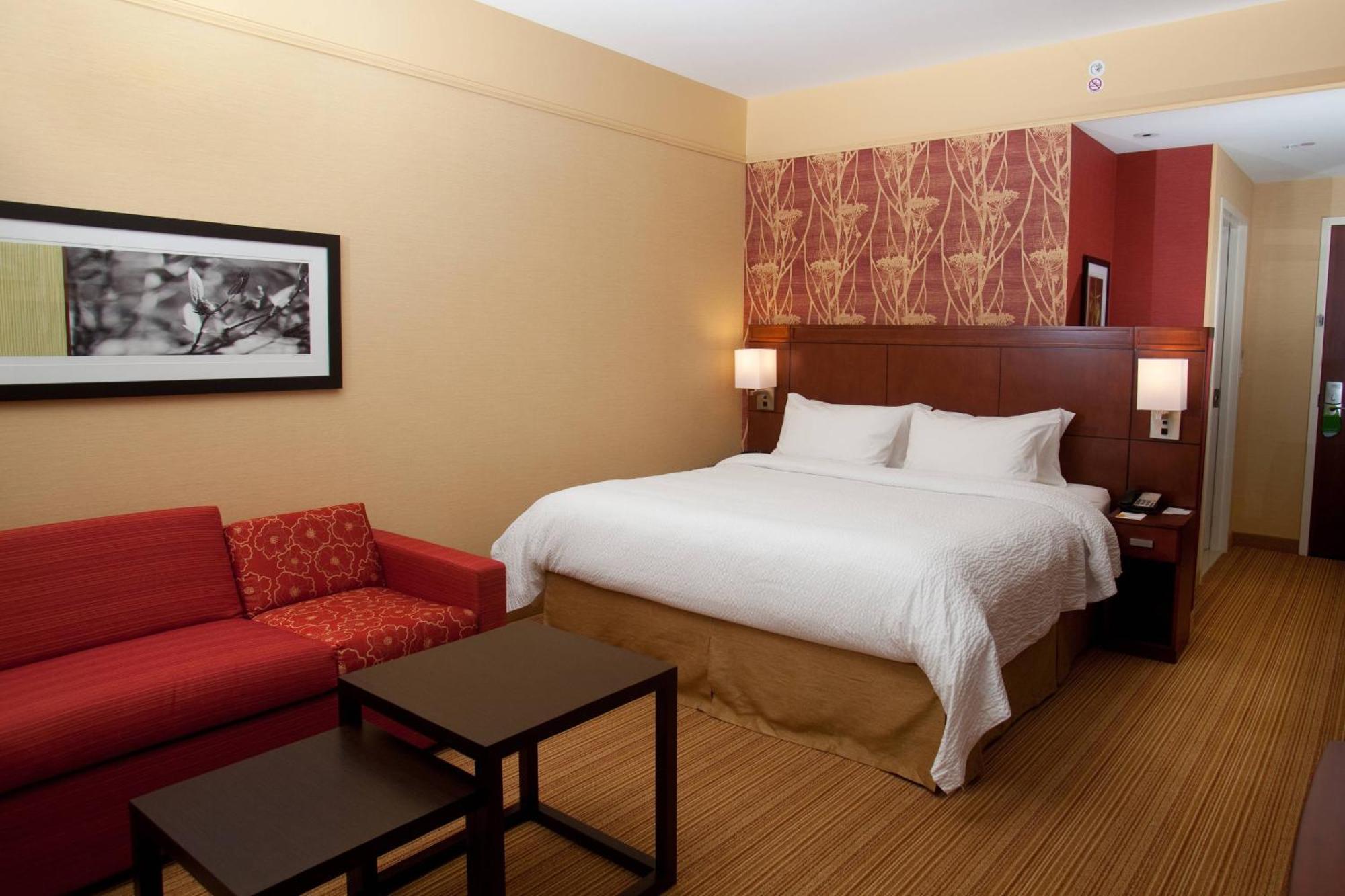Courtyard Downtown 3*